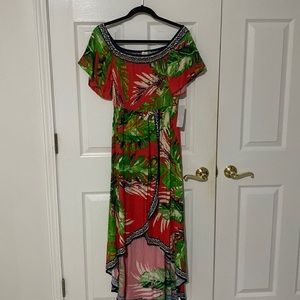 Fox’s high and low dress size M. New never worn